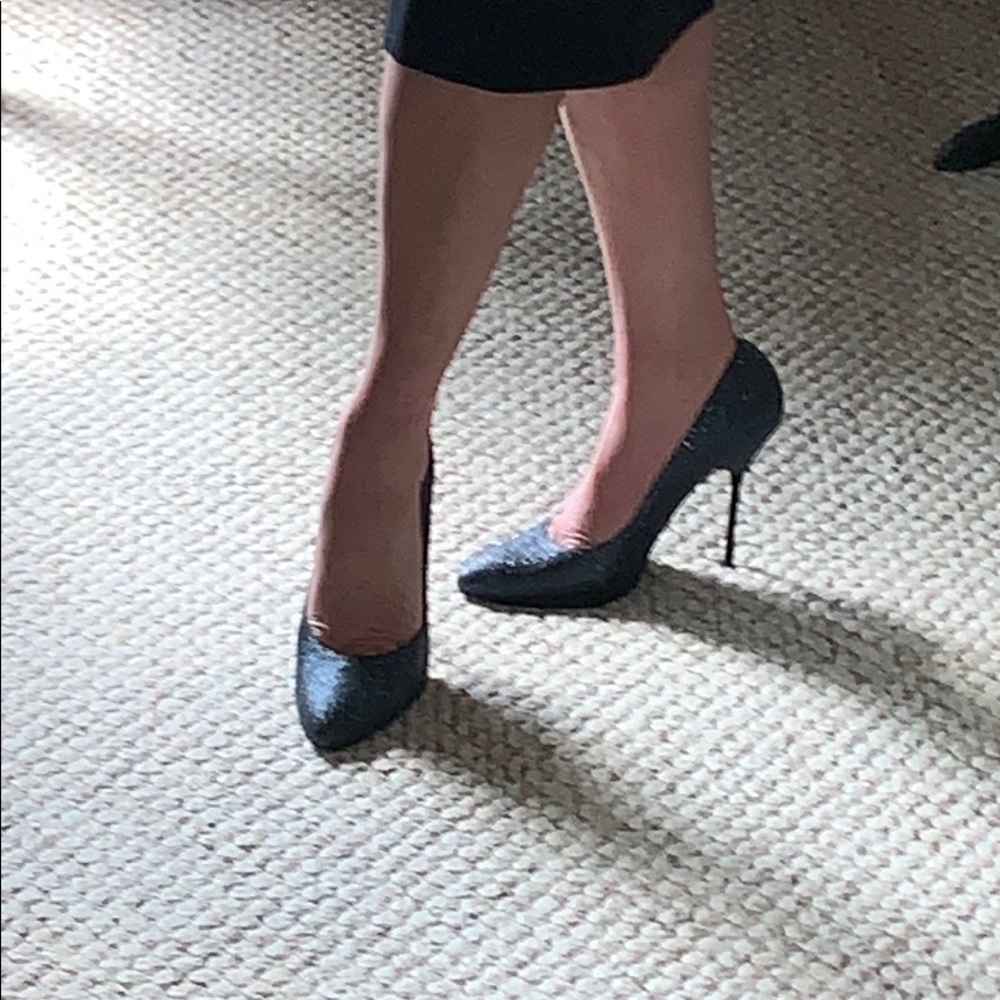 Stuart Weitzman Evedagger Pump 7M